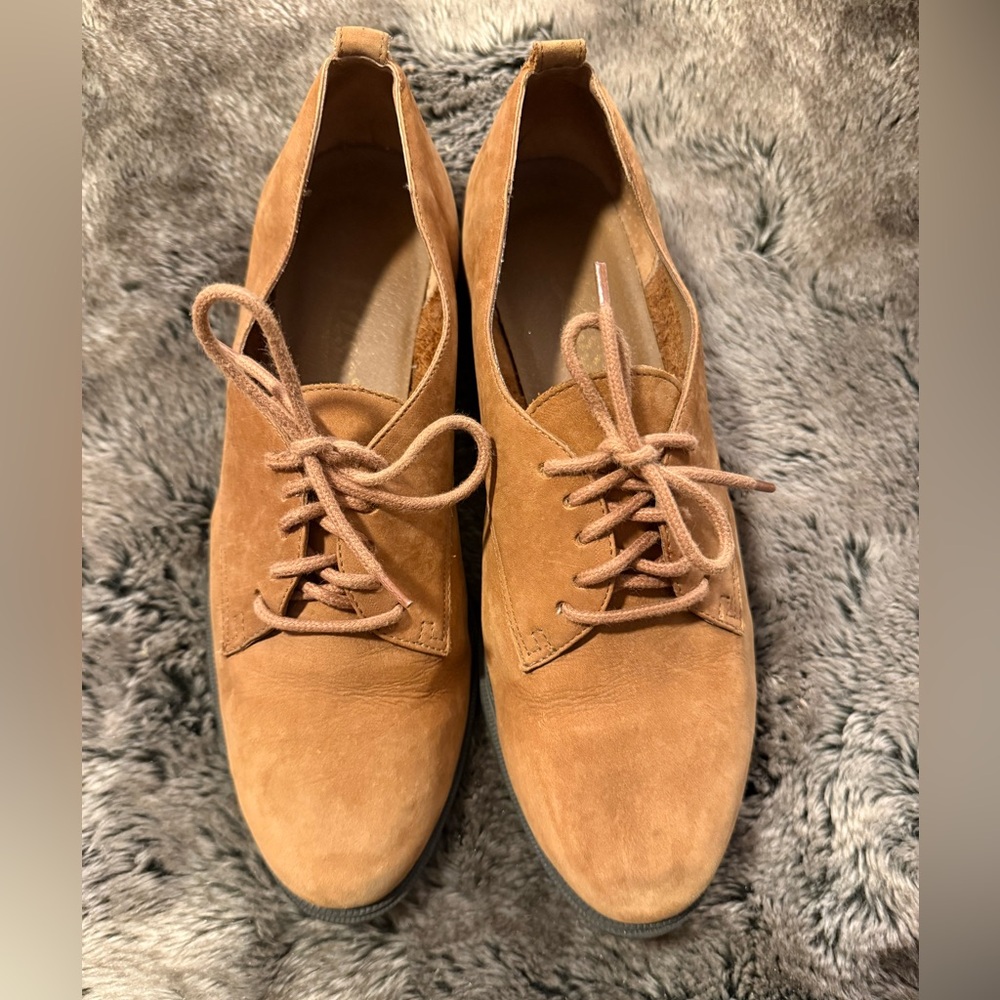 Bass Light Brown Suede Oxfords size 9.5